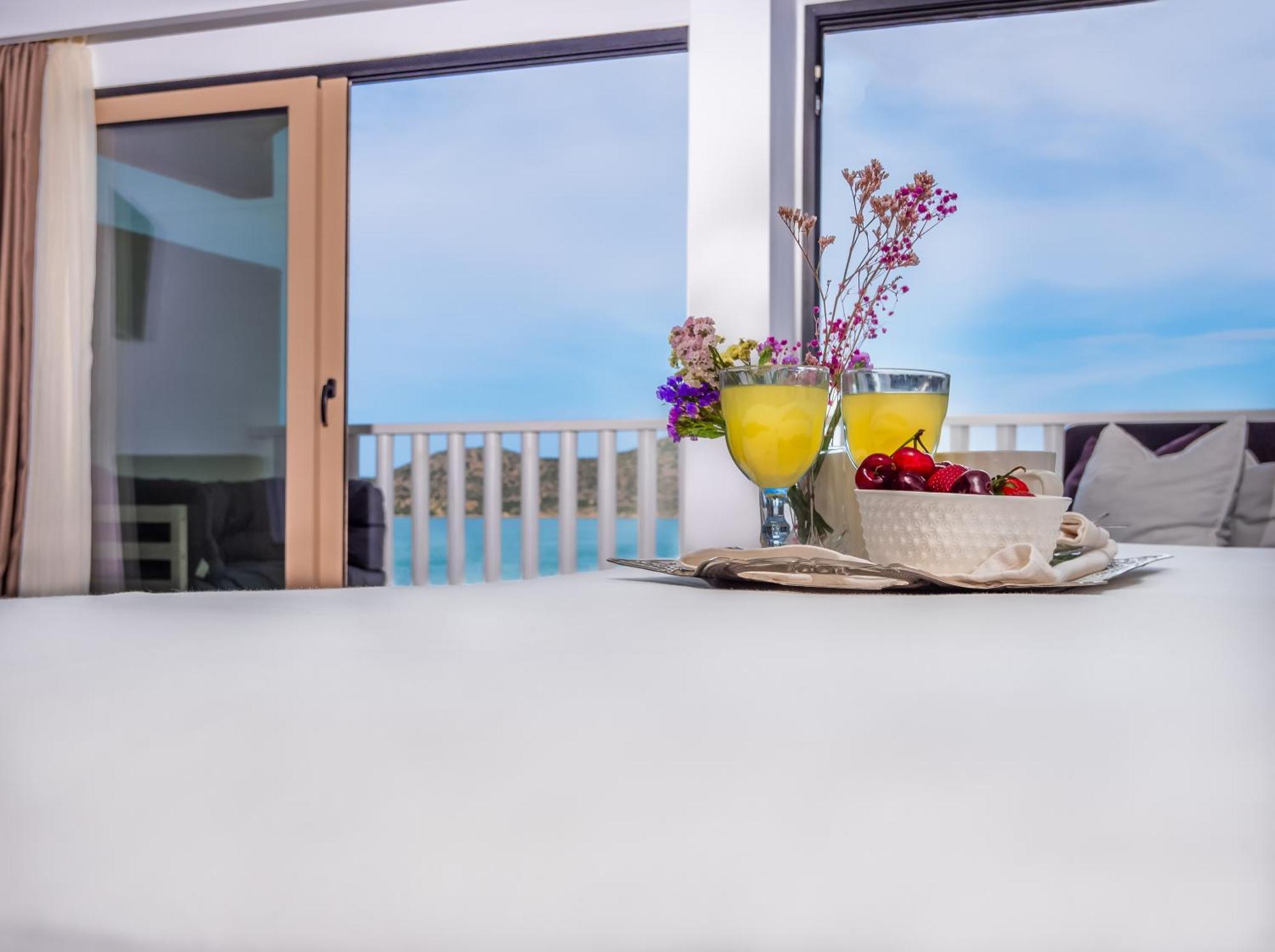 Kalypso Suites Hotel - Adults Only Элунда Экстерьер фото